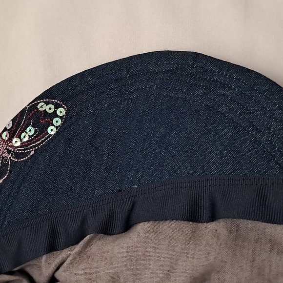News Boy Cap Women's One Size In Denim with Butterfly Motif - Picture 4 of 6
